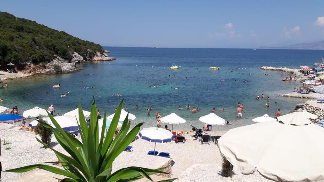 Garden Vila Ermali คซามิล ภายนอก รูปภาพ